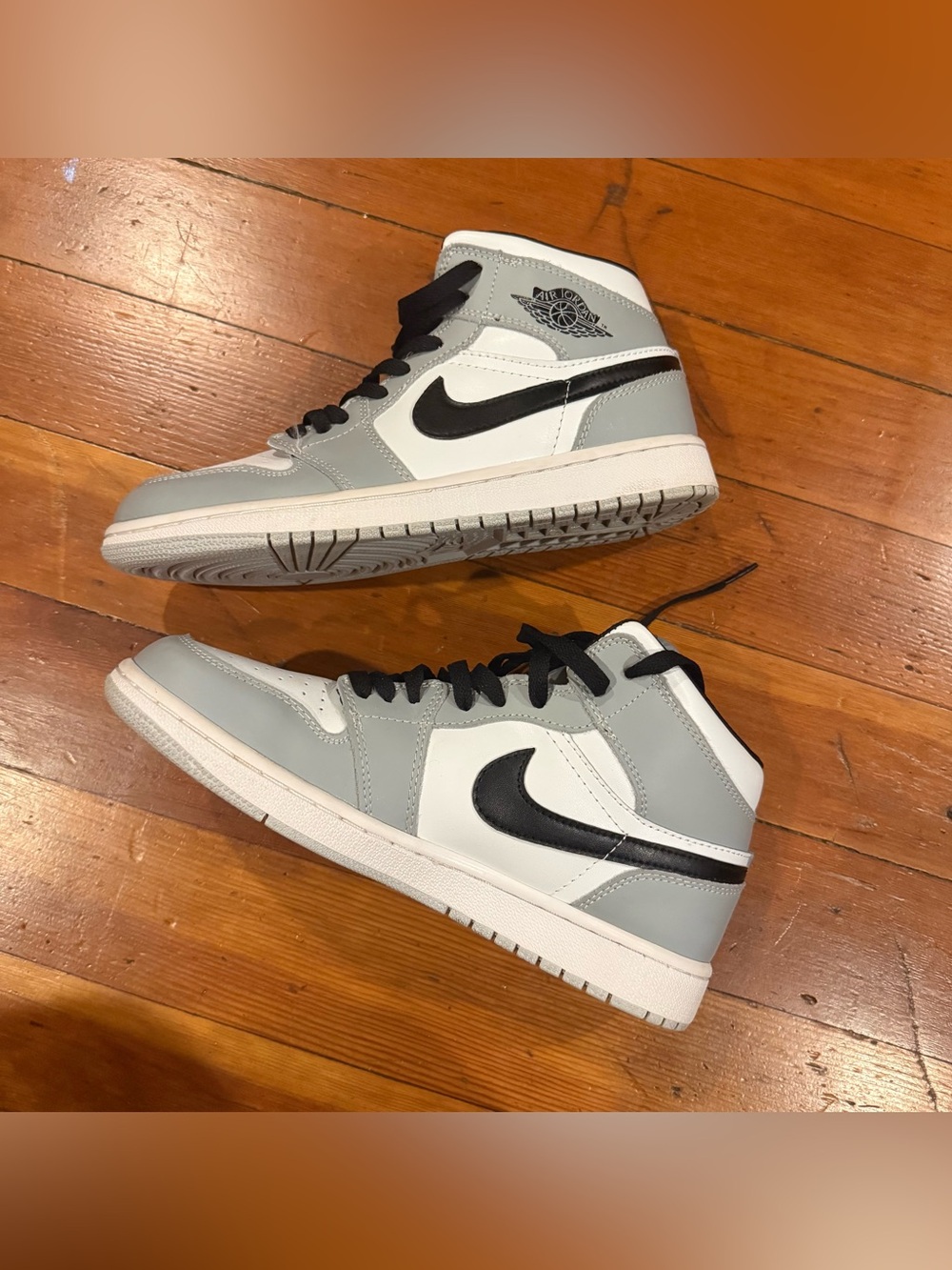 Nike Air Jordan 1 Mid White, Light Gray & Black size 8.5